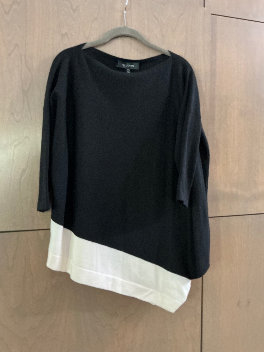 St John Black White Color Block Asymmetrical Hem Cape/poncho